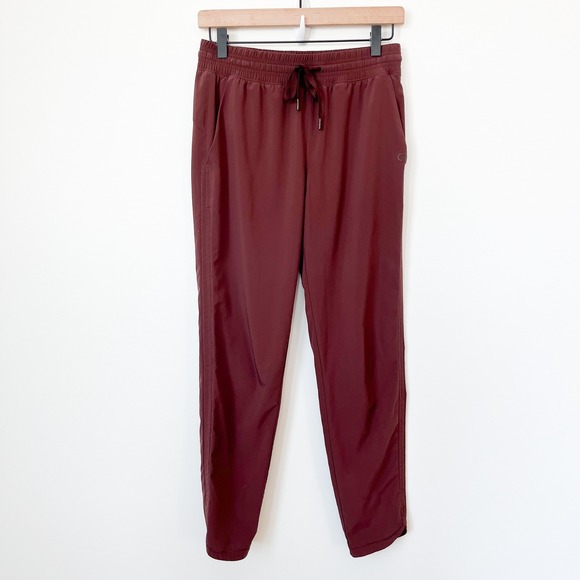 GAP Pants - GapFit Recycled Runaround Jogger Pants Womens XS Cherry Wood Burgundy